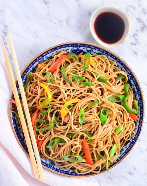 Hakka noodles,Indo-chinese,fusion food,chinese takeaway,veggie noodles,vegan noodle stir fry,kidfriendly,vegan,eggfree,eggless Noodles Photography, Chilli Chicken Stir Fry, Fried Rice Chinese, Veg Hakka Noodles, Hakka Noodles Recipe, Veg Noodles, Juhu Beach, Popular Chinese Dishes, Hakka Noodles