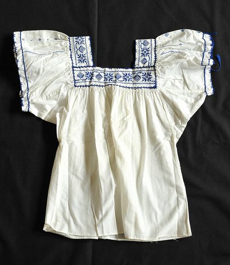 Purepecha Blouse Michoacan Mexico | by Teyacapan Mexican Traditional Clothing, Mexican Peasant Blouse, Michoacan Mexico, Traditional Mexican Dress, Mexican Blouse, Mexican Outfit, Mexican Dresses, Mexican Style, Refashion Clothes