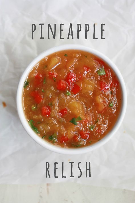 Pineapple Relish - Great on burgers, fish, chicken or sweet potato fries! (GF, Paleo) // One Lovely Life Pickled Ideas, Pineapple Relish Recipe, Craft Burgers, Pineapple Relish, Puka Dog, Paleo Fish, Pineapple Sauce, Relish Recipe, Fish Burger