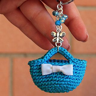 Mini Bag Pattern, Crochet Keyring, Tiny Purses, Purse Patterns Free, Crochet Mini Bag, Tiny Purse, Keychain Purse, Crochet Keychain Pattern, Crochet Wedding