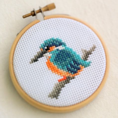 Mini Cross Stitch Patterns, Cross Stitch Birds, Bird Cross Stitch, King Fisher, Kingfisher Bird, Melty Beads, Cross Stitch Bird, Stitch Ideas, Kingfisher