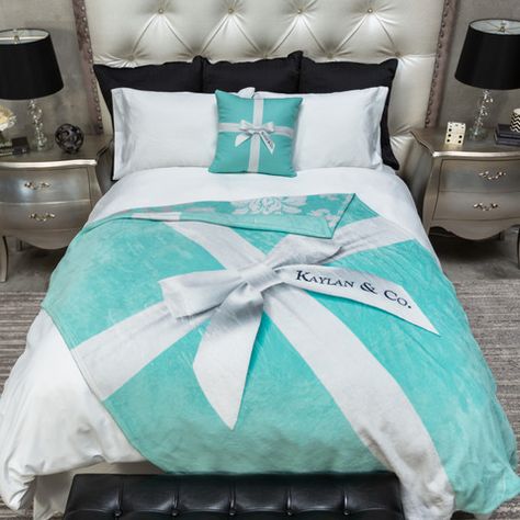 Tiffany Blue Box Inspired Personalized Decorative Throw Blanket Set Tiffany And Co Inspired Kitchen, Tiffany Blue Bedroom Decor, Tiffany Bathroom, Tiffany Decor, Tiffany Inspired Bedroom, Tiffany Blue Rooms, Tiffany Blue Bathrooms, Tiffany Bedroom, French Bedrooms