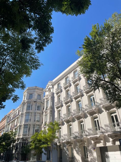 Apartment In Madrid, Cityscape Aesthetic, Madrid Aesthetic, City Landscapes, Spain House, Madrid Apartment, Building Aesthetic, Apartment Aesthetic, Valencia Spain