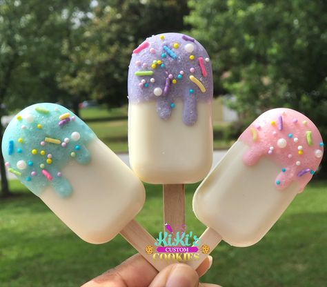 Ice Cream Cake Pops Ideas, Pastel Cakesicles, Soap Popsicles, Ice Cream Cake Pops, Easter Cake Pops, Candy Theme Birthday Party, Cake Pop Decorating, Pop Cupcakes, Sleepover Birthday Parties