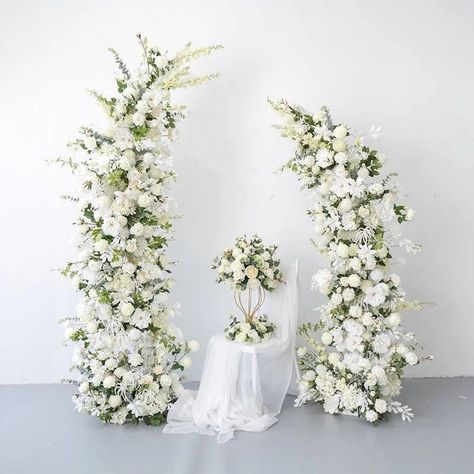 Flower Runner Wedding, Flower Ball Centerpiece, White Wedding Arch, Flower Runner, White Flower Arrangements, Hydrangeas Wedding, Wedding Backdrop Decorations, Wedding Arch Flowers, Arch Flowers