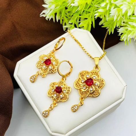 Fancy Beautiful 🌺 Design Rubi Locket Se✨🤌♥️ Best Quality 💯 Price 350/- PKR 🦋 . . . . . . . . PR/72 . #jewelrylovers #fashionaccessories #handmadejewelry #statementjewelry #blingbling #jewelrydesign #gemstonejewelry #luxuryjewelry #instajewelry #shopsmalljewelry #zirconjewelry #pkonlinestore #onlinejewellerypakistan #jewelrypage #necklace #ringsofinstagram #girlsbracelet #ringsforher #earringsofinstagram #zirconearrings #stonejewellery #trendyjewelrypieces #explore #explorepage #fashionfo... Zircon Jewelry, Rings For Her, Statement Jewelry, Luxury Jewelry, Locket, Jewelry Pieces, Gemstone Jewelry, Beautiful Design, Handmade Jewelry