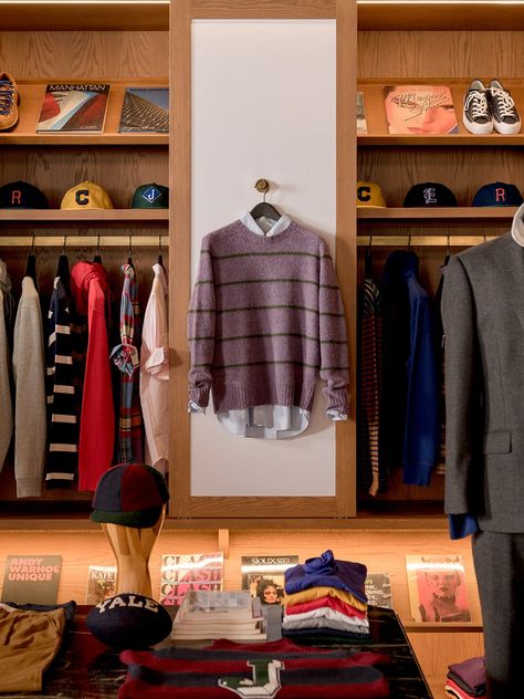 J.Crew Men's Bowery Store Is Packed With Closet Organizing Inspiration Store Reference, Organizing Inspiration, Store Photography, Retail Space Design, Closet Rods, Interior Shop, Ivy Style, Concept Shop, Lucky Penny