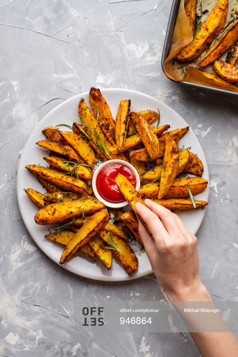 Baked potato wedges with sea salt and rosemary stock photo - OFFSET Potato Wedges Photography, Agriculture Future, Fries Photography, Cajun Fries Recipe, Sweet Burger, Steakhouse Potatoes, Cajun Seasoning Mix, Cajun Spice Mix, Cajun Fries