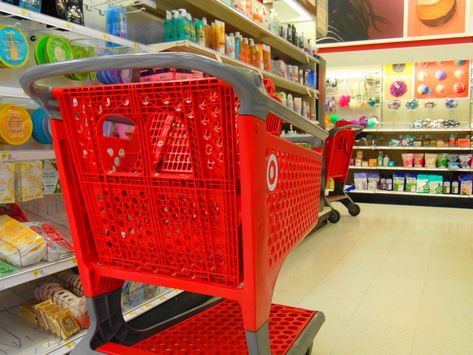 Learn some of the essential Target shopping secrets that help bargain hunters save money at the bullseye brand every day. Target Wedding Registry, Target Shopping, Target Coupons, Target Customer, Target Gift Cards, Target Gifts, Manufacturer Coupons, Bargain Hunter, Die Hard