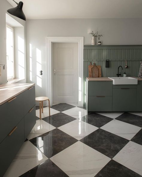 All Posts • Instagram Black And White Kitchen Tiles, Checkered Floor Kitchen, Checkered Kitchen, Home Design App, Checkered Floor, Black And White Kitchen, White Kitchen Tiles, Decorating House, House Staircase