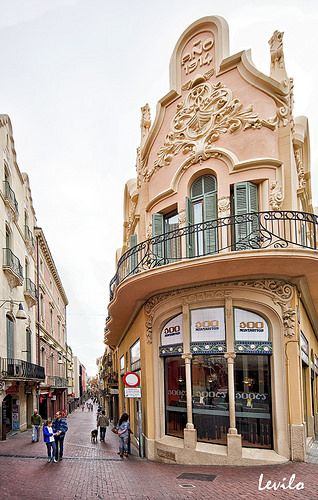 Terrassa - Façana modernista | Flickr - Photo Sharing! Terrassa Spain, Barcelona Old Town, Casa Vicens Barcelona, Eixample Barcelona, Gaudi Buildings Barcelona Spain, Dubai Holidays, Art Nouveau Architecture, House Architecture Design, Garden Art