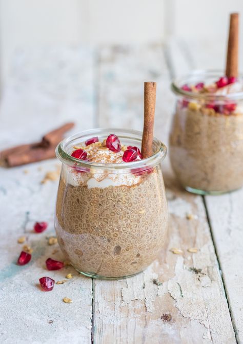 Minus maple syrup — possibly add chocolate stevia Gingerbread Chia Pudding, Christmas Chia Pudding, Vegan Chia Pudding, Xmas Breakfast, Healthy Chia Pudding, Healthy College Meals, Holiday Flavors, Spiced Almonds, Chia Recipe