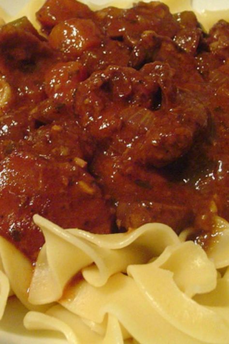 BEEF PAPRIKA Beef Paprika Recipe, Beef Paprika, Beef Entrees, Beef Sauce, Beef Dinners, Beef Strips, Beef Tips, Crockpot Beef, Beef And Noodles