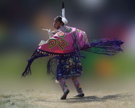 Shawl Dancer | by misst.shs Indigenous Painting, Powwow Dancers, Fancy Shawl, Native American Dance, Native American Dress, Native Women, Female References, Native American Children, Native American Regalia