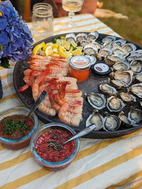 Pop-Up Oyster Bar Co. Oyster Bar Party, Oyster Party Ideas, Oyster Bar Restaurant, Oyster Recipes, Oyster Bar, Bar Set Up, Seafood Dishes, Christmas Eve, Restaurant Bar