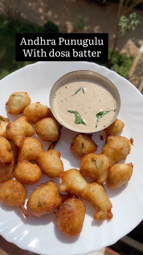 the.foodie.tales on Instagram: Okasari e recipe try cheyandi 🐣 Punugulu taste as it’s ga street style la untadi Ingredients Fermented dosa/idly batter Onion,green… Punugulu Recipe, Insta Board, Dosa Batter, La Street Style, Indian Cooking Recipes, Indian Cooking, Pretzel Bites, Tater Tot, Cooking Recipes