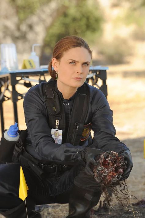 Why Dr. Temperance Brennan From Bones Is an Icon Bones Series, Forensic Anthropologist, Temperance Brennan, Booth And Brennan, Bones Tv Show, Emily Deschanel, David Boreanaz, Intelligent Women, The Spark