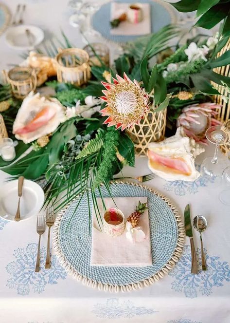 A Bahamas wedding planner helped design this stunning wedding table setting for a destination wedding. The beach wedding included lots of beach themed details making it a very traditional Bahamian wedding. Save this photo as inspiration for your wedding tablescape. Tropical Table Scape, Island Table Decor Ideas, Tropical Centrepiece, Bahamian Wedding, Bahamas Aesthetic, Tropical Wedding Table, Wedding Planning Board, Tropical Tablescape, Elegant Tropical Wedding