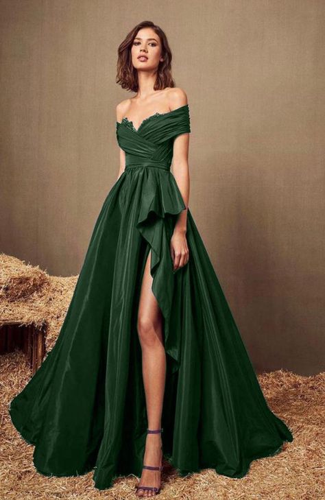 Long Dark Green Dress Casual, Emerald Green Dress For Wedding, Emerald Green Debut Gown, Green Esmeralda Dress, Wedding Dresses Emerald Green, Green Dress With Gloves, Dark Green Princess Dress, Dark Green Dress Prom, Elegant Dresses Green