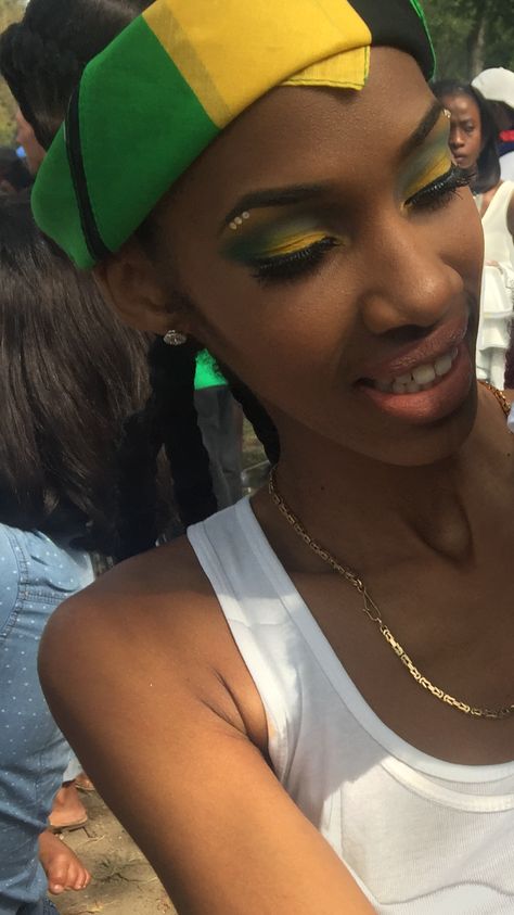 Jamaica Makeup Look, Jamaican Eyeshadow Looks, Labor Day Makeup Looks, Jamaican Makeup Look, Reggae Makeup, Fun Paintings, Day Eye Makeup, Quincenera Dresses, Paint Makeup