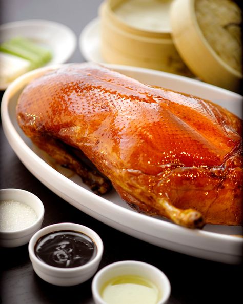 Peking Duck Duck Dish, Roasted Duck Breast, Kinds Of Steak, Plum Sauce, Hong Kong Food, Peking Duck, Roast Duck, Duck Recipes, Meat Lovers