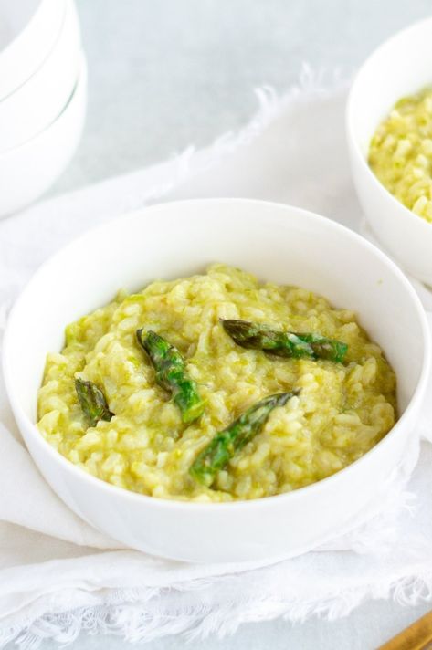 Asparagus Risotto Risotto Side Dish, Recipe For Asparagus, Asparagus Risotto, Risotto Recipe, Recipe Girl, White Bowl, Risotto Recipes, Tasty Pasta, Asparagus Recipe