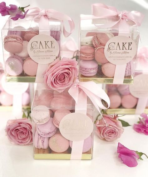 French Baby Shower, Macaron Packaging, Pink Macarons, Sweets Bar, Pink Wedding Inspiration, Macaroon Recipes, Cake Packaging, Meringue Cookies, Food Packaging Design