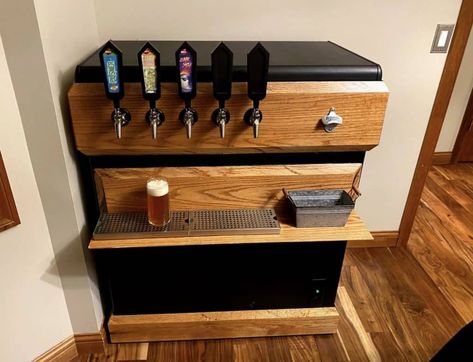 Keezer Ideas, Kegerator Diy, Keezer Build, Home Brewing Equipment, Beer Box, Diy Beer, Beer Dispenser, Backyard Seating, Dark Wood Stain