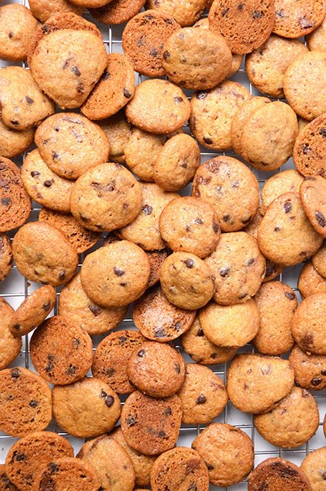 Famous Amos Style Mini Chocolate Chip Cookies - Jaja Bakes Mini Butter Cookies, Mini Choc Chip Cookies, Easy Mini Chocolate Chip Cookies, Crunchy Mini Chocolate Chip Cookies, Famous Amos Cookie Recipe, Cookies With Mini Chocolate Chips, Dessert Branding, Crunchy Cookies Recipe, Raya Cookies