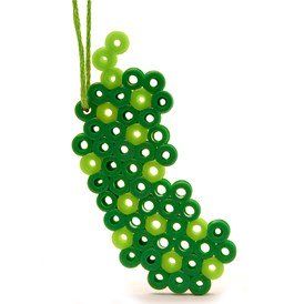 Pixel Jewelry, Perler Christmas, Christmas Pickle Ornament, Ironing Beads, Beads Perler, Pickle Ornament, Christmas Perler Beads, Perler Projects, Christmas Pickle