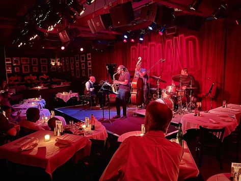 New York Jazz Aesthetic, Jazz Club New York, Birdland Jazz Club, Jazz Restaurant, Jazz Aesthetic, New York Jazz, Jazz Clubs, Jazz Concert, Jazz Cafe