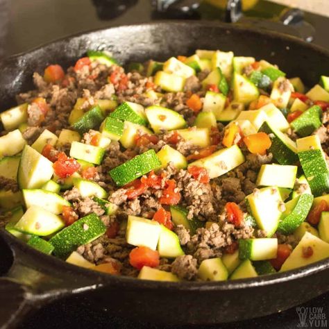 Low Carb Taco Seasoning, Mexican Zucchini, Beef Skillet, Tomato Dishes, Zucchini Tomato, Low Carb Mexican, Ground Meat Recipes, Hamburger Meat Recipes, Snacks Für Party