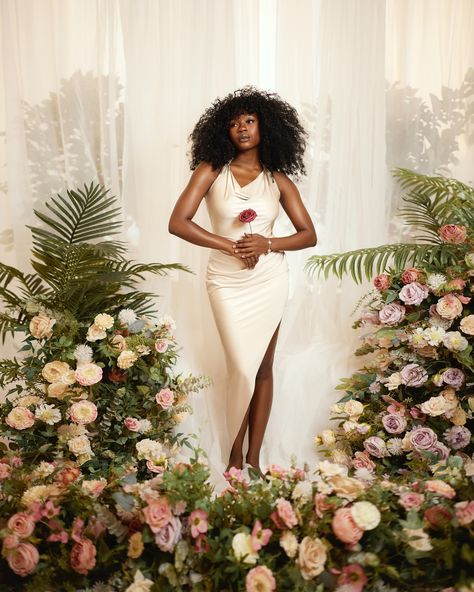 Afro Floral… Model @saiibatu Styling , Set Design and Photography @williamssophia15 Studio @lightstudionyc Camera Canon EOS R5 +RF 24-70 #NYCPhotographer #NewYork #nycmodel #nycstudio Elegant Studio Photoshoot, Floral Photoshoot Ideas, Poses With Flowers, Photoshoot With Flowers, Floral Shoot, Birthday Pose, Floral Photoshoot, Photoshoot Flowers, Forever Roses