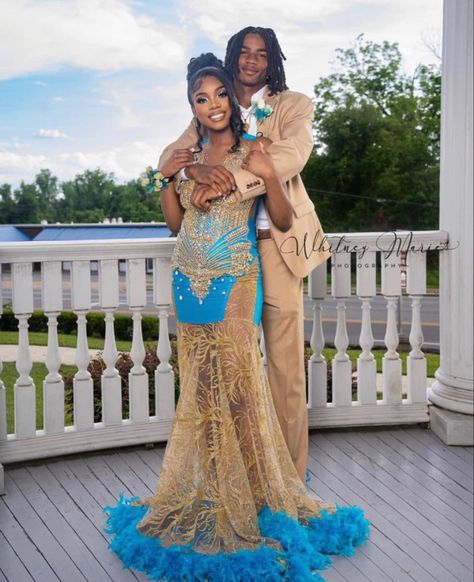 Royal Blue Prom Couple Black, Blue Prom Couple Outfits Black, Black Prom Dates Couples, Blue Prom Black Couple, Prom Couples Black People, Prom Date Pictures Black, Couple Prom Outfits, Prom Dates, Couple Prom