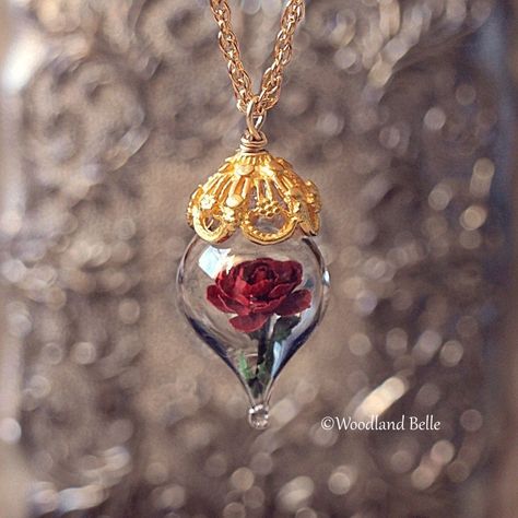 Rose Vial Necklace à la "Beauty & The Beast" |  #beautyandthebeast #belle #literary #rosevial #terrarium #vial #vialnecklace #vintage #woodlandbelle Flower Terrarium, Vial Necklace, Terrarium Necklace, Enchanted Rose, Red Rose Flower, Magical Jewelry, Butterfly Earrings Stud, Rose Necklace, Fantasy Jewelry