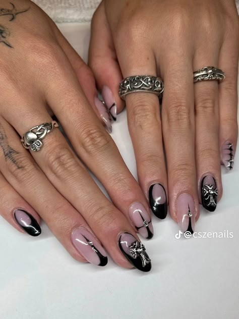 Black Nail Aesthetic, Matching Nails With Boyfriend, Nail Designs Spooky, Black Lace Nails, Alt Nails, Nail Art Black, Concert Nails, Nail Pics, Abstract Nail