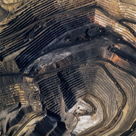 American Mine – David Maisel Dramatic Layers, Open Pit, Aerial Photograph, Natural Landscape, Contemporary Landscape, Aerial Photography, Metropolitan Museum, Aerial View, Geology