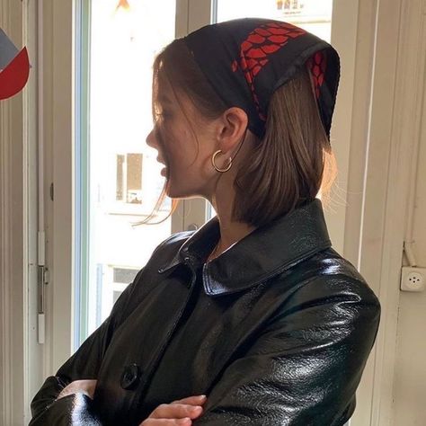 Fan Outfits, Short Hair, A Woman, Leather Jacket, Fan, Red, Hair, Leather, Black