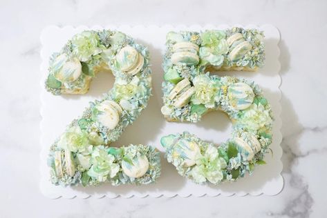 ♡ Artisan Cakes by Blessie on Instagram: “25 number cake ✨ to remind you there are 25 days until Christmas !😅🎄 Pretty sea green and blue colors with feminine textures on this one🤩…” 25 Number Cake, Green Number Cake, Number 25 Cake, Blue Green Cake, 25 Number, Alphabet Cake, 25th Bday, 21st Bday Ideas, Green Cake