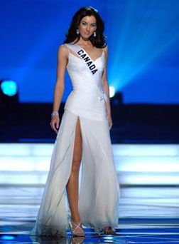 Love the look. See more at, http://www.photographyinstyle.com White Pageant Gown, Miss Universe Gowns, Miss Canada, Character Inspiration Girl, Miss Florida, White Evening Gowns, Miss Usa, Pageant Gowns, Miss Universe