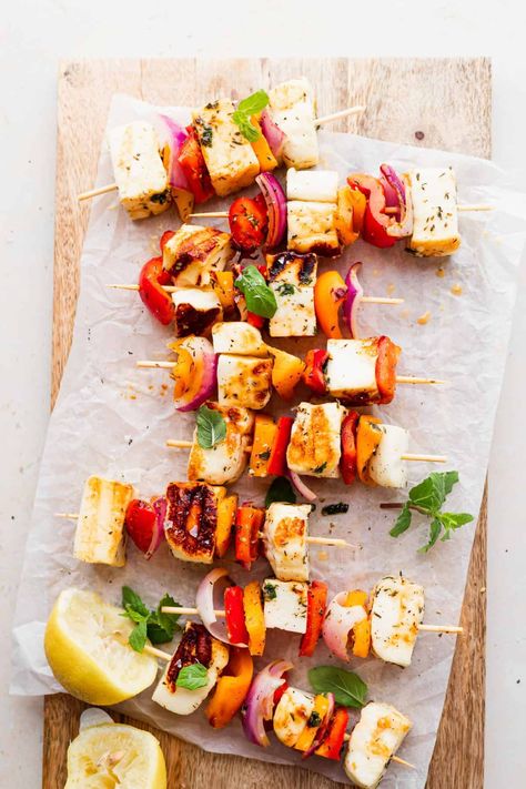 These sweet and savory Grilled Halloumi Skewers bring together deliciously marinated halloumi and veggies for a delightfully bright summer dish. Halloumi Skewers, Summer Skewers, Halloumi Salad, Vegetable Skewers, Grilled Halloumi, Skewers Grill, Skewer Recipes, Summer Dishes, Grilled Shrimp