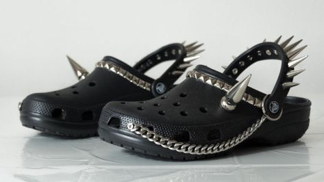 Crocs Meme, Goth Crocs, Crocs Ideas, Crocs Fashion, Goth Scene, Ugly Shoes, Avant Garde Fashion, Punk Rock, Cute Shoes