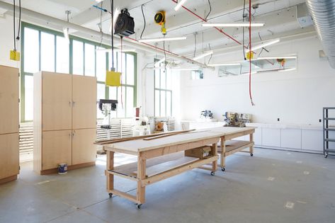 Makerspace Design, Makers Studio, Workspace Studio, Design Studio Workspace, Brooklyn Design, Design Studio Office, Art Studio Design, Workshop Studio, Workshop Design