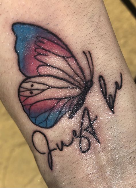 Trans Butterfly Tattoo, Trans Flag Tattoo, Transgender Tattoo Ideas, Transgender Tattoo, Trans Tattoo, Transgender Flag, Be With Me, Trans Flag, Flag Tattoo