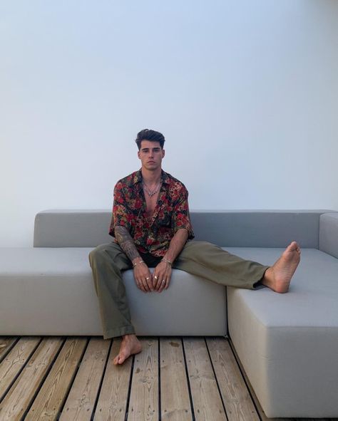 Brian Whittaker, Vacation Outfits Men, Beach Outfit Men, Resting Beach Face, Modern Hippie, Stephen James, Mens Summer Outfits, Mens Casual Outfits Summer, Twelfth Night