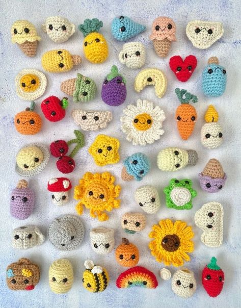 Crochet Ideas Plushies, Projek Mengait, Matching Crochet, Easy Crochet Animals, Quick Crochet Patterns, Crochet Keychain Pattern, Pola Amigurumi, Crochet Business, Crochet Design Pattern