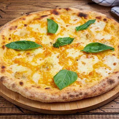 Cheddar Cheese Pizza, Cheese For Pizza, Cheddar Pizza, Pizza Games, Cooking Measurements, Cheese Pairings, Delicious Pizza, How To Make Pizza, Pizza Slice