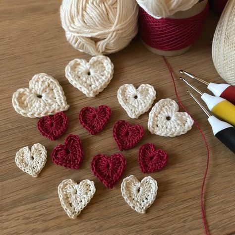 Crochet Heart Free Pattern – Amanda Jones Crochet Crochet Heart Free Pattern, Free Heart Crochet Pattern, Crochet Wedding Gift, Wedding Crochet, Amanda Jones, Crochet Hearts, Crochet Embellishments, Heart Crochet, Crochet Heart Pattern