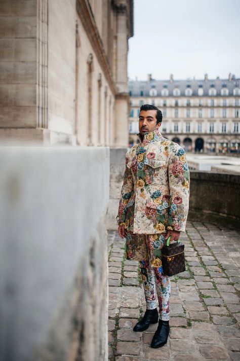 Campy Fashion Men, Eccentric Outfits Men, Mens High Fashion Runway Haute Couture, Men Haute Couture, Mens Avant Garde Fashion Haute Couture, Campy Mens Fashion, Mens Fall 2023 Runway, Fashion Week Fall 2023, Shirts Embroidery