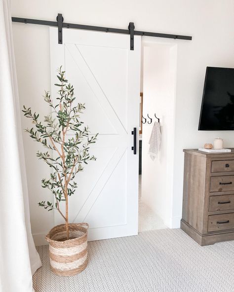 Small Modern Barn Door, Small Barn Door Bathroom, Single Barn Door Bathroom, Bathroom Door In Bedroom, White Oak Barn Door, Barn Door On Bathroom, Outside Barn Doors, Door Way Ideas, Master Bath Barn Door